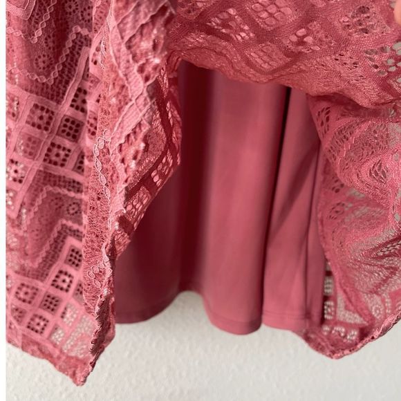 Mi Ami (Francesca) Rose Color Laced Halter Midi Dress NWT size Medium - Picture 4 of 6